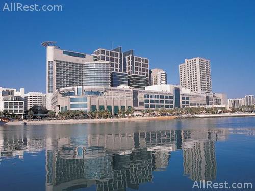 Beach Rotana Hotel & Towers 